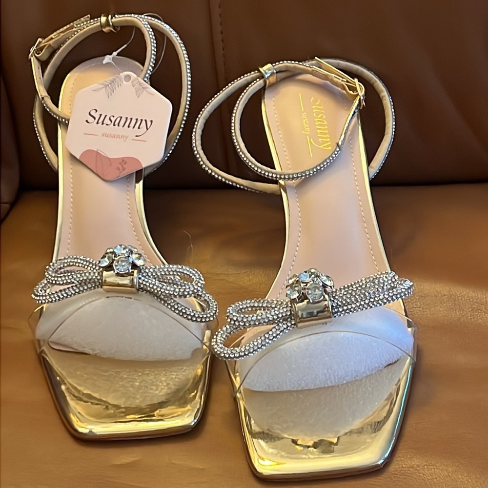 GOLD STRAPPY HEELS W/EMBELLISHED BOW AND CRYSTAL DETAILS NWT - Picture 3 of 12